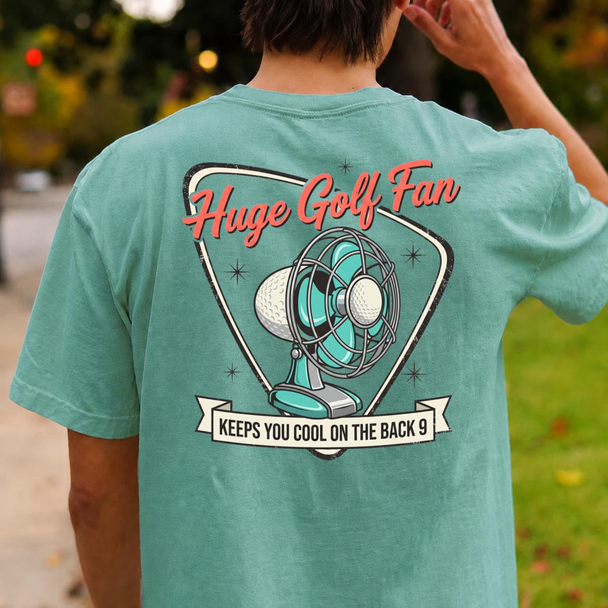 Huge Golf Fan Keeps You Cool On The Back 9